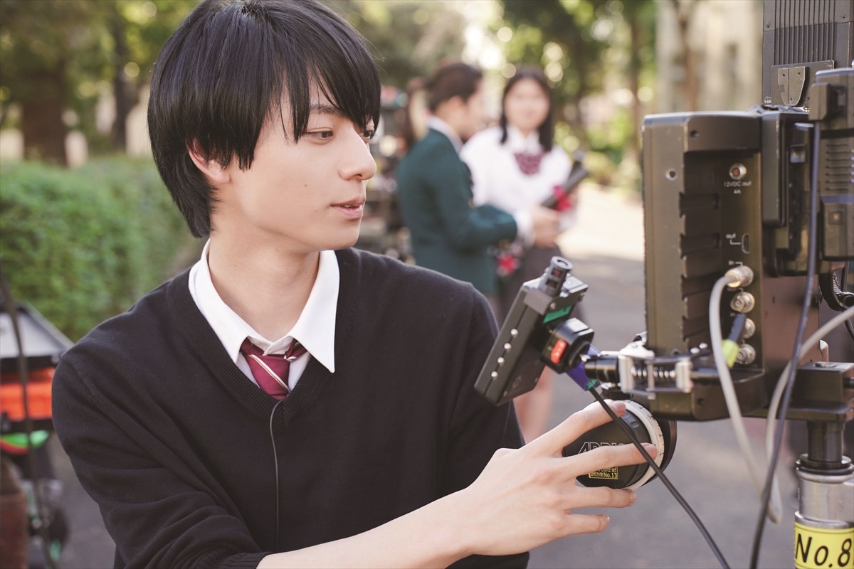 作間龍斗×山下美月『山田くんとLv999の恋をする』、仲良しな姿がかわいいメイキング写真解禁