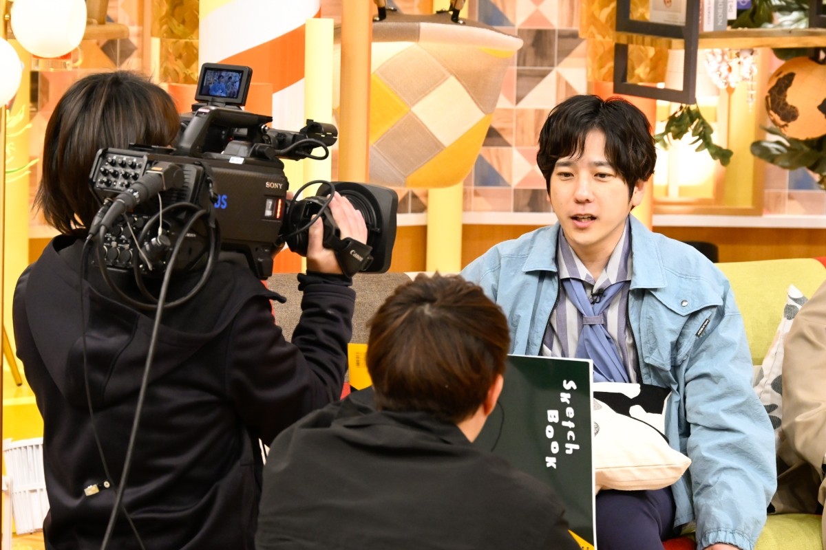 二宮和也、大型ビジョン生中継＆YouTube生配信で緊急告知！　『ニノなのに』、4月からゴールデンレギュラー放送決定