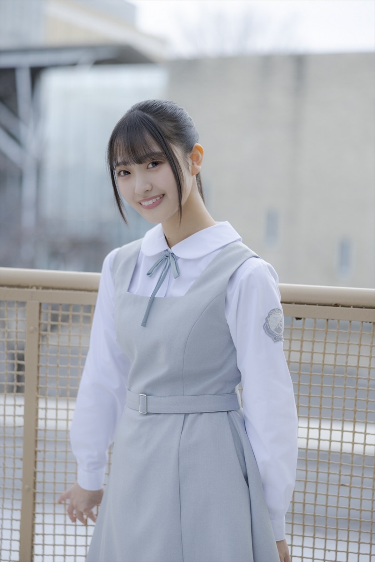 日向坂46五期生・松尾桜、蔵盛妃那乃の撮り下ろし写真&手書きプロフィール公開