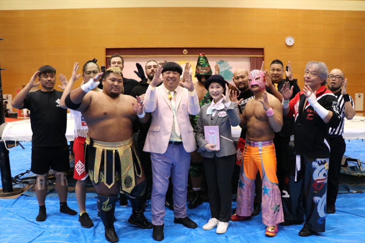 バナナマン・日村がバスで送迎する『ひむバス！』レギュラー化！　初回ナレーションは山下美月が担当　コメント到着