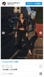 リリー・ジェームズ、ブラ＆お腹チラ見せルックでクロエのショーに来場「Lily James」インスタグラム（＠lilyjamesofficial）