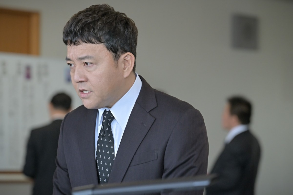 『クジャクのダンス、誰が見た？』第8話　“心麦”広瀬すず、刑事“赤沢”藤本隆宏に事件の見直しを求める