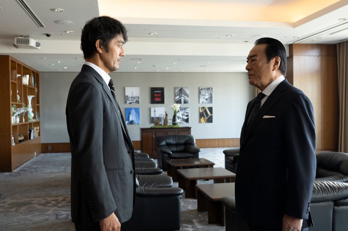 阿部寛主演『キャスター』、テレビ局会長役に高橋英樹！　番組スタッフ役には音尾琢真・岡部たかし・宮澤エマら6名決定