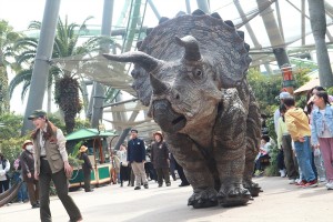 でっか～！　巨大な恐竜に会えるUSJの「ジュラシック」イベントが最高でした〈取材レポ〉