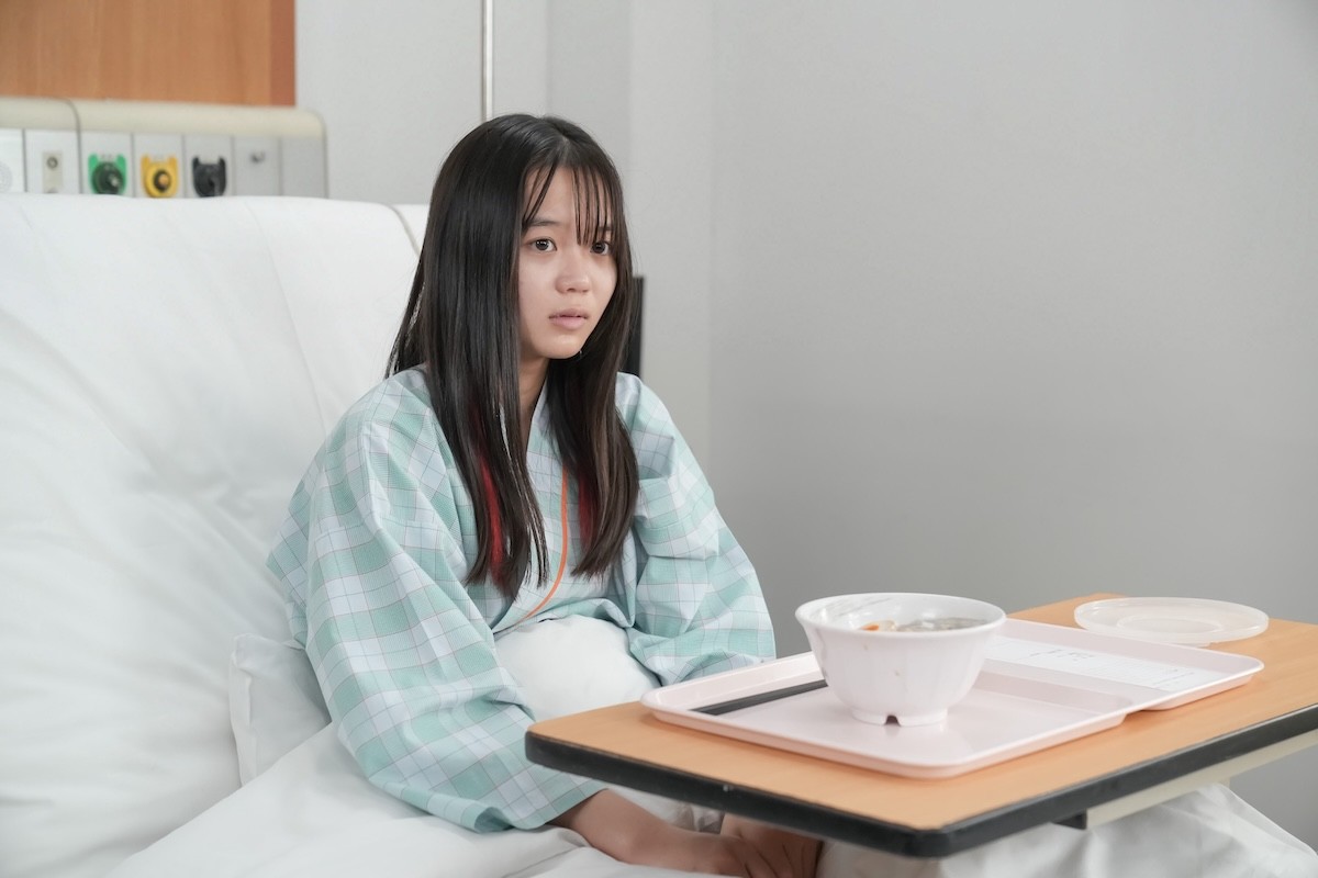 明日の『おむすび』“歩”仲里依紗、手鏡の修理を通じて“詩”大島美優の胸中を知る