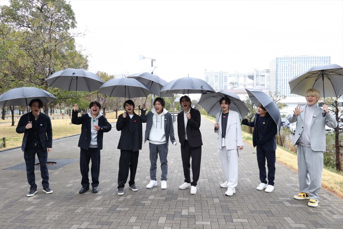 4月20日放送の『タイムレスマン』初回よりtimelesz（左から）菊池風磨、松島聡、佐藤勝利、原嘉孝、寺西拓人、橋本将生、猪俣周杜、篠塚大輝