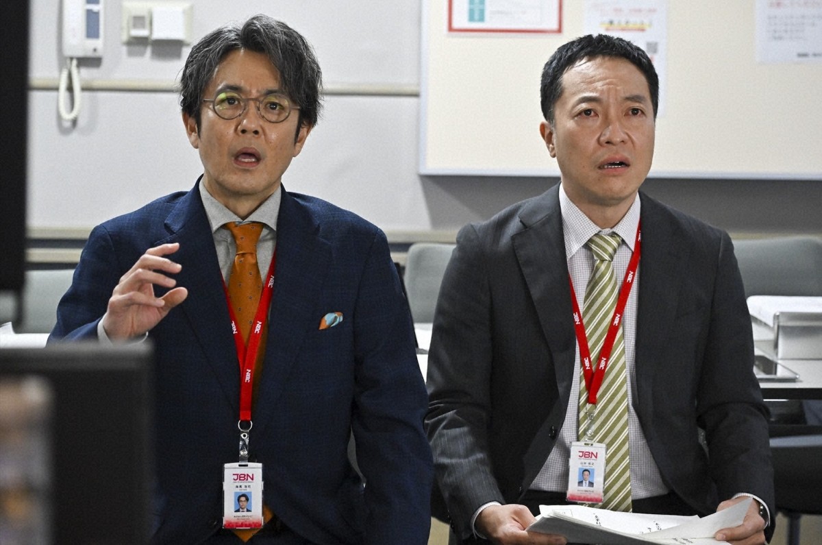 阿部寛が破天荒なキャスター役で日曜劇場に帰還！　社会派エンターテインメント『キャスター』今夜スタート