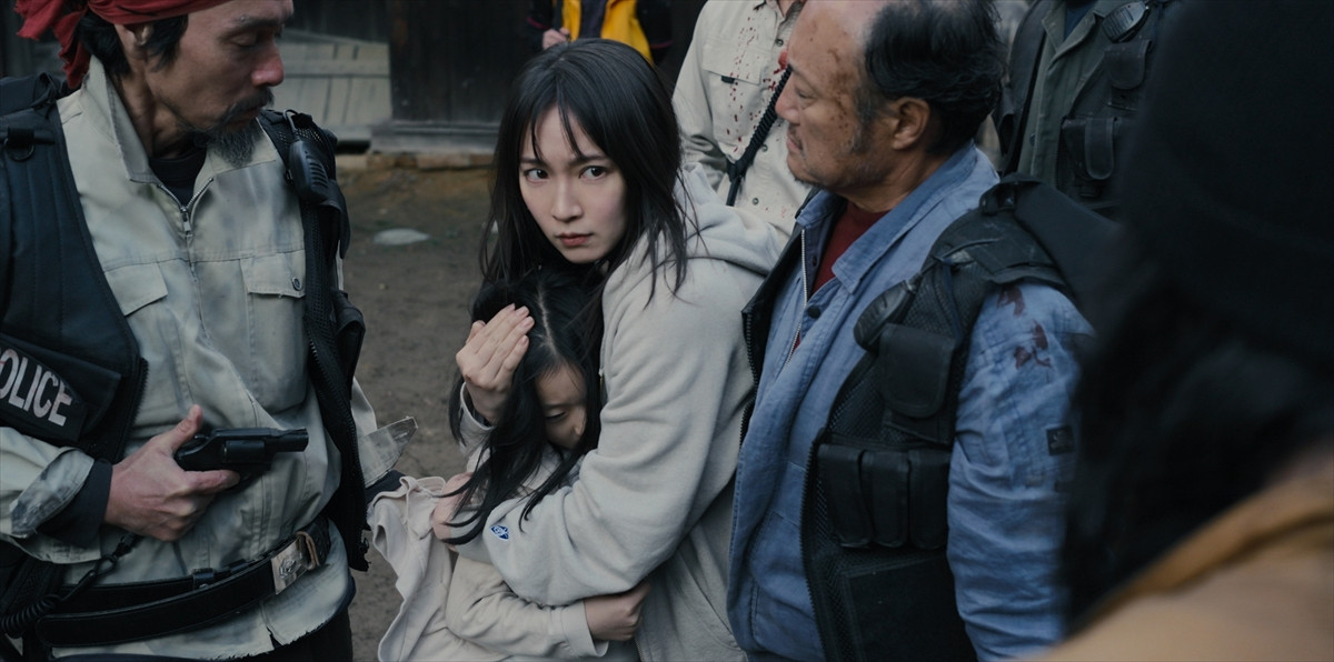 柳楽優弥＆吉岡里帆『ガンニバル』ネタバレ対談　「ずっと良い関係」だった夫婦役を回顧