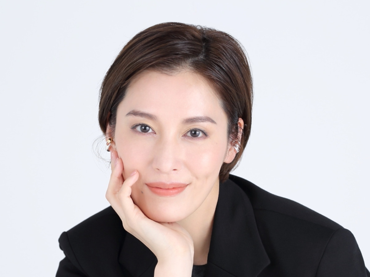 日曜劇場『キャスター』の“アナウンサー役”が話題！　「本物のアナウンサーさんかと思った」「違和感なさ過ぎる」