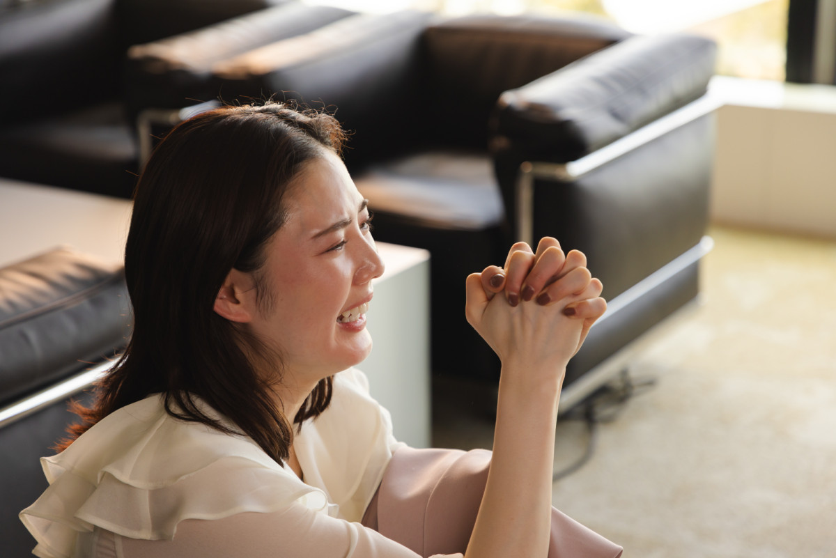 『魔物』今夜スタート　弁護士の“あやめ”麻生久美子と魅惑的な“凍也”塩野瑛久が許されない恋に堕ちる