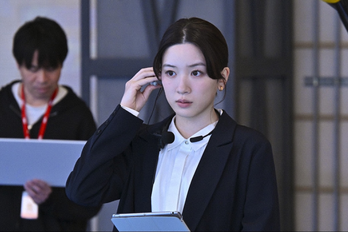 『キャスター』第2話　“進藤”阿部寛、オンラインスポーツ賭博の闇に迫る