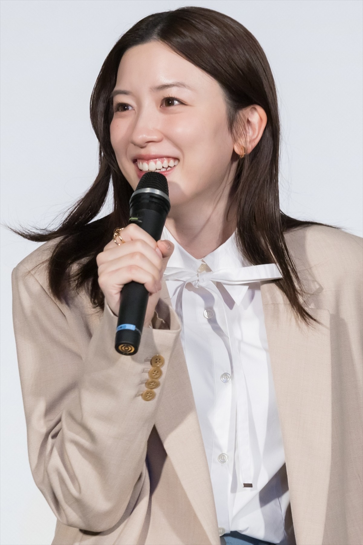 永野芽郁、阿部寛ら共演者からの“スクープ”に照れ「恥ずかしい、ちょっと」