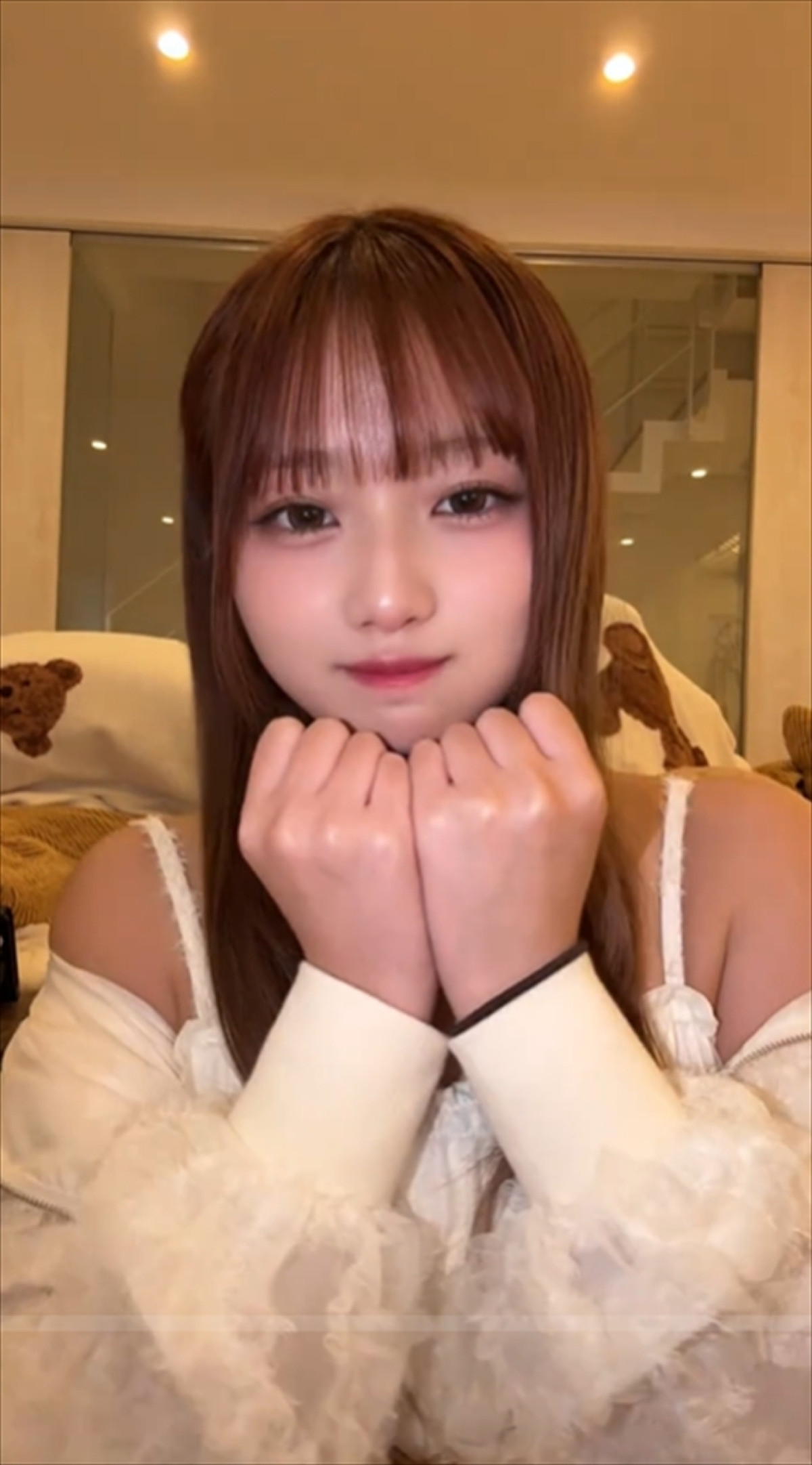 辻希美の娘17歳、美肩オフショルコーデで魅力全開　可愛らしいダンスにファン釘付け