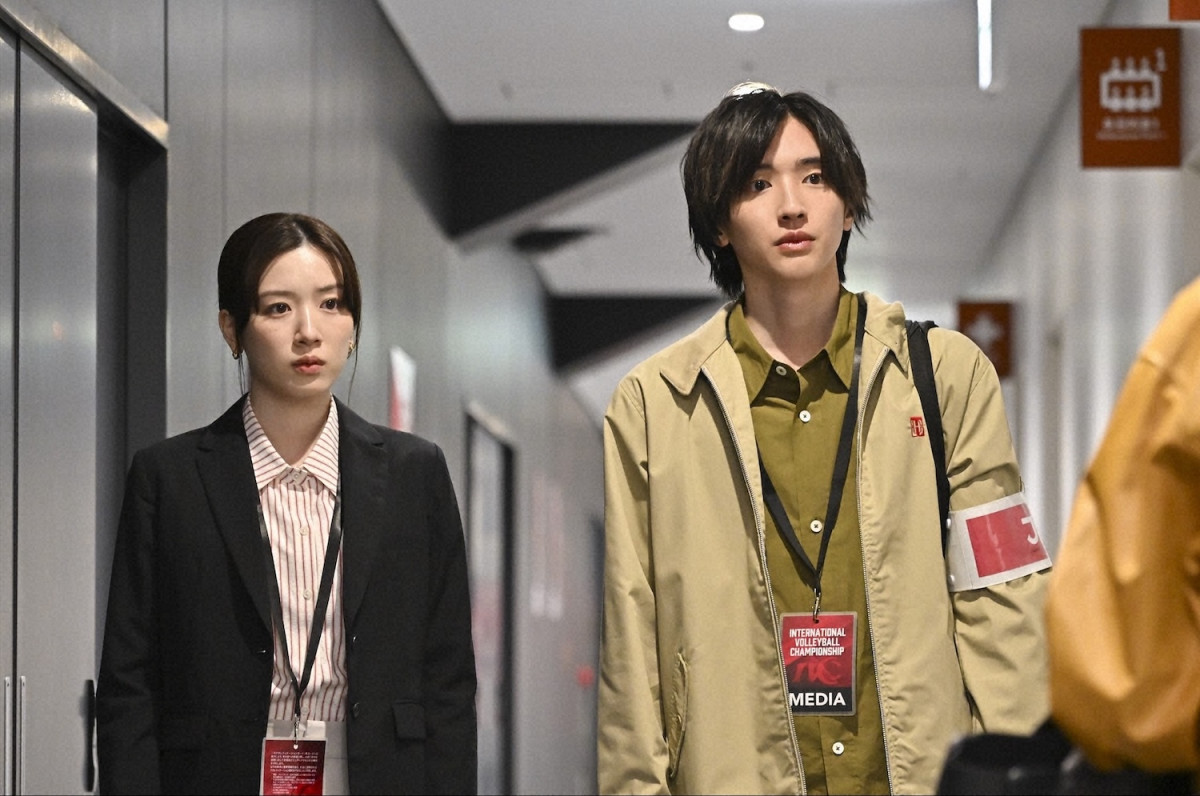 『キャスター』第2話　“進藤”阿部寛、オンラインスポーツ賭博の闇に迫る