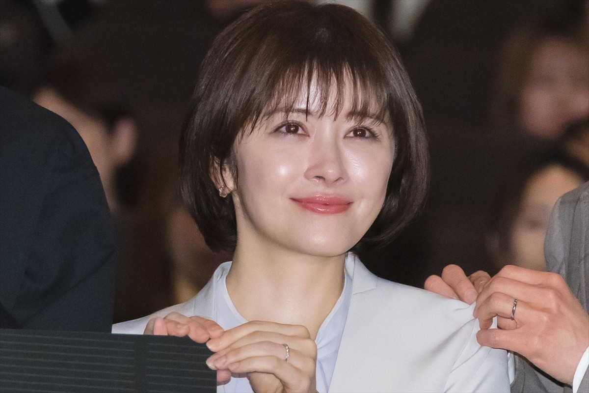 永野芽郁、阿部寛ら共演者からの“スクープ”に照れ「恥ずかしい、ちょっと」