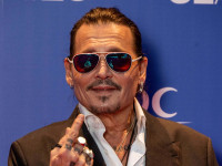 ジョニー・デップ、ハリウッド復帰作で印象激変！