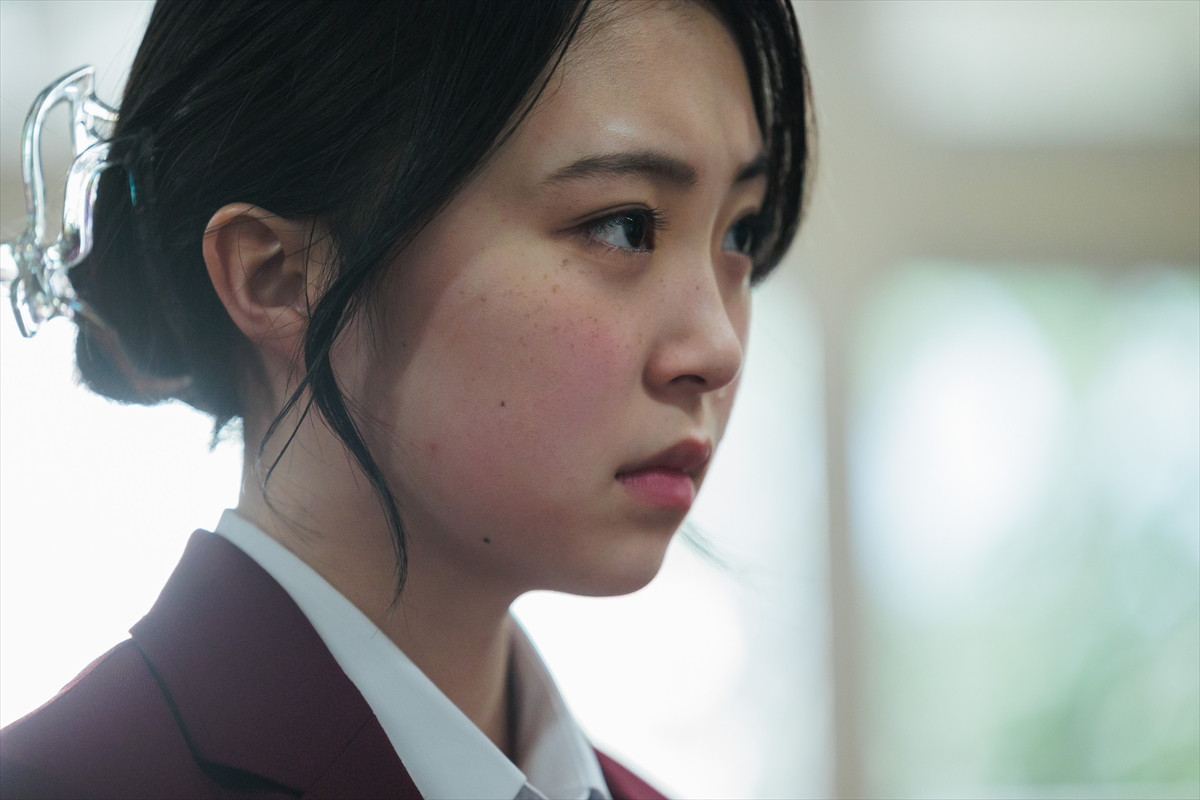 『なんで私が神説教』2話、“静”広瀬アリスが高校生の浮気問題を一刀両断「まさに神説教」