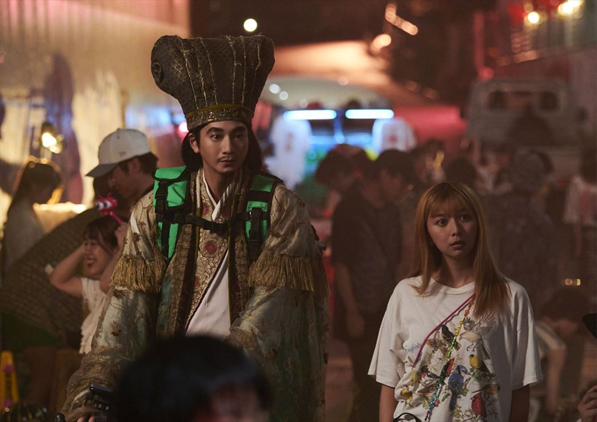 小室哲哉、音楽バトルフェス参戦!?　『パリピ孔明』“本人役”でカメオ出演決定