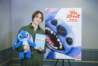 映画『リロ＆スティッチ』でデイヴィッド役の日本版声優を務めるTravis Japan・中村海人