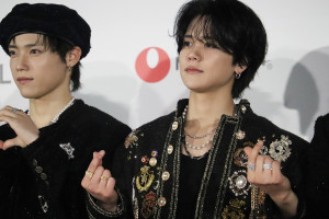 「KCON JAPAN 2025」のレッドカーペットに登場したINI＿20250509【二次使用不可】