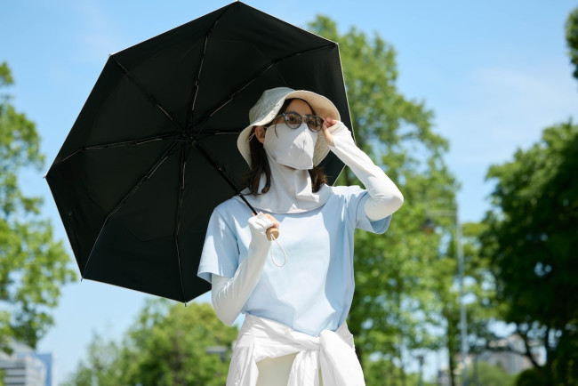 「ユニクロ」UVカットコレクションに新作登場！　初の“遮熱機能付き傘”などラインナップ