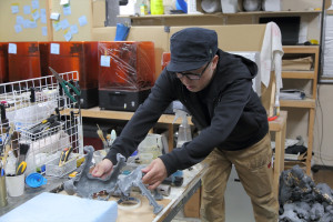 堀貴秀監督の工房「YAMIKENスタジオ」の様子