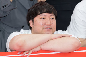 ロングコートダディ・兎、『キングオブコント2025』エントリー表明会見に登場