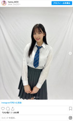 仙北谷ハンナ、制服ショット　※「仙北谷ハンナ」インスタグラム