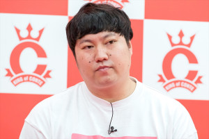 ロングコートダディ・兎、『キングオブコント2025』エントリー表明会見に登場