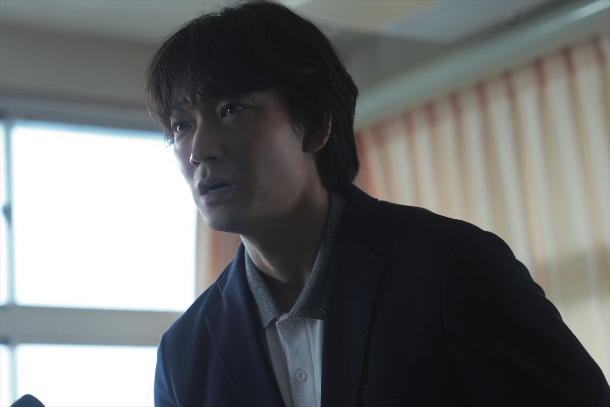 映画『でっちあげ ~殺人教師と呼ばれた男』場面写真