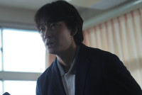 映画『でっちあげ　～殺人教師と呼ばれた男』場面写真
