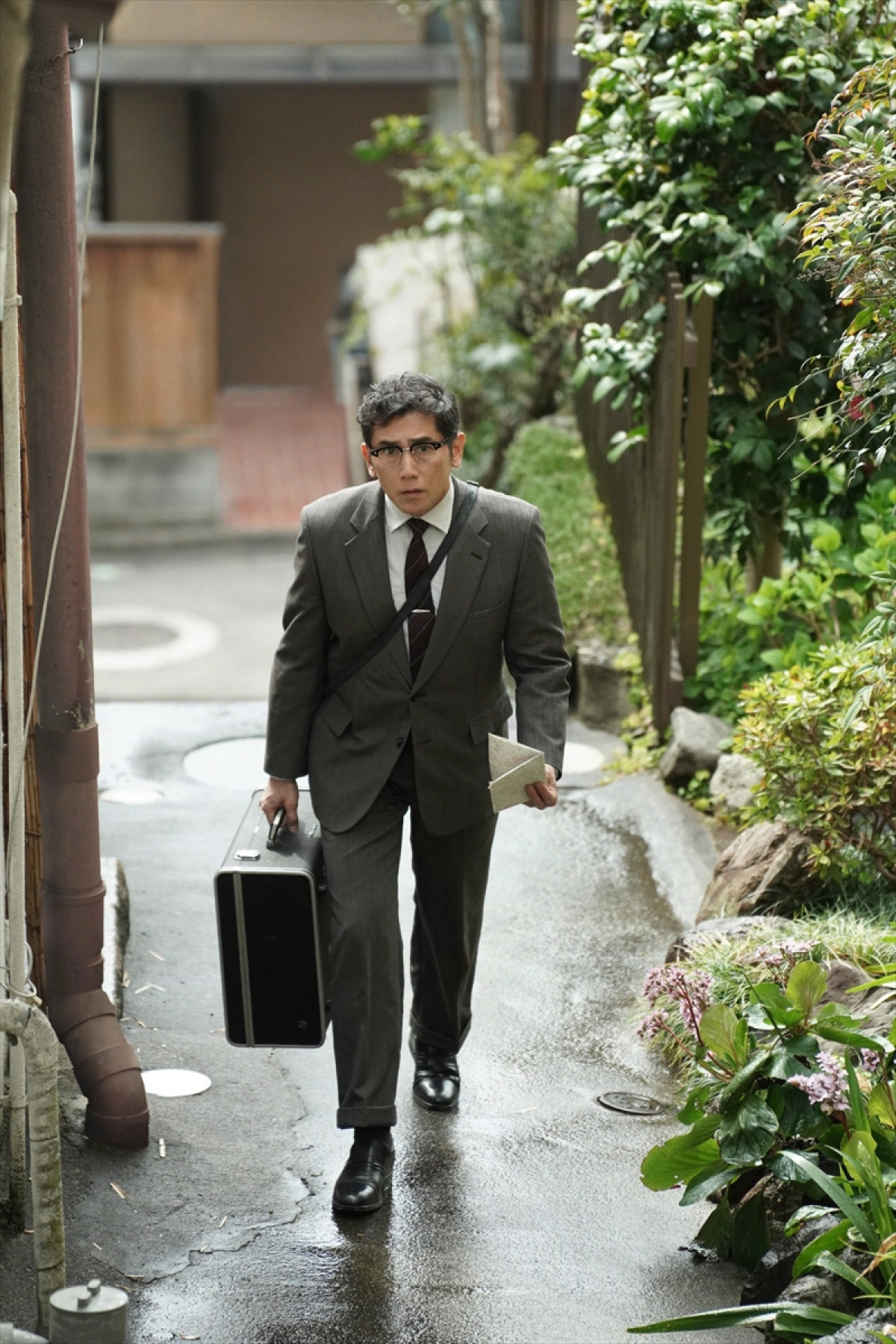 本木雅弘主演・戦後80年ドラマ『八月の声を運ぶ男』、阿部サダヲ、尾野真千子ら共演キャスト発表