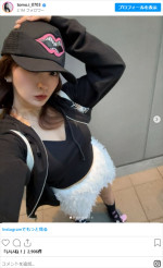 板野友美、ミニスカコーデ　※「板野友美」インスタグラム