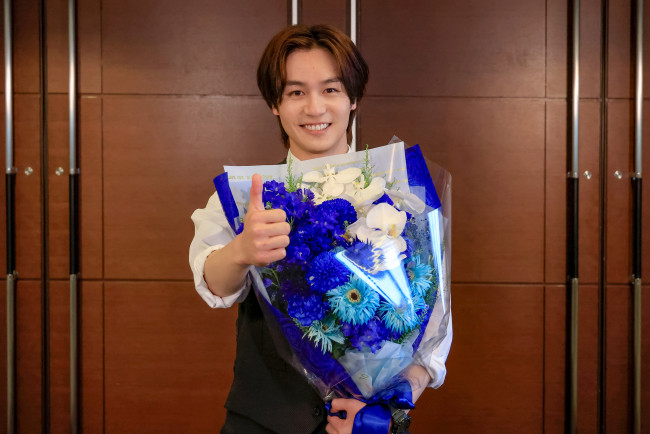 ドラマ『人事の人見』クランクアップを迎えた松田元太