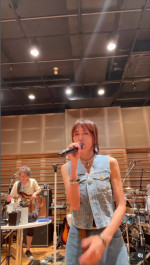 工藤静香、ノースリーブ姿を披露　※「工藤静香」インスタグラム