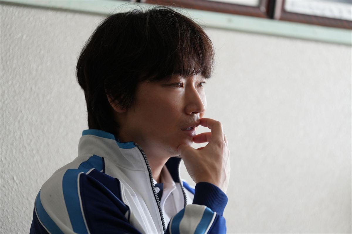 綾野剛の瞳に絶望が――「なぜ、それを信じますか？」『でっちあげ』公開記念予告＆新規場面写真解禁！