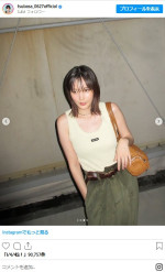 お気に入りの“タンクトップ&太いパンツ”コーデ　※「本田翼」インスタグラム