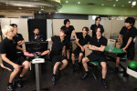 6月15日放送の『タイムレスマン』より（左から）篠塚大輝、寺西拓人、伊藤利尋（フジテレビアナウンサー）、松島聡、原嘉孝、猪俣周杜、橋本将生、菊池風磨、佐藤勝利