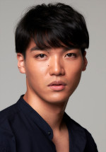 舞台『怪人21面相』に出演する章平
