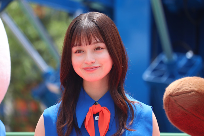 橋本環奈、大好きな“ミッフィー”との対面に感激！ 「データもらってもいいですか？」と報道陣にお願い