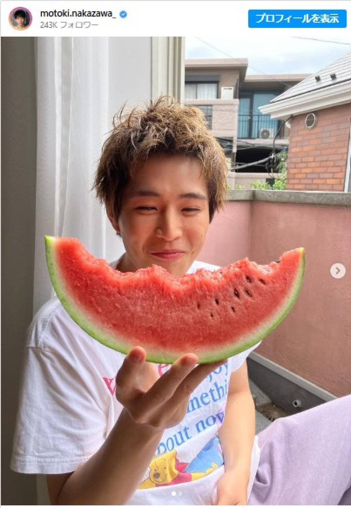 かわいい! 中沢元紀、雑誌撮影のオフショット ※「中沢元紀」インスタグラム