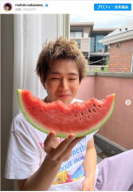 かわいい！　中沢元紀、雑誌撮影のオフショット　※「中沢元紀」インスタグラム