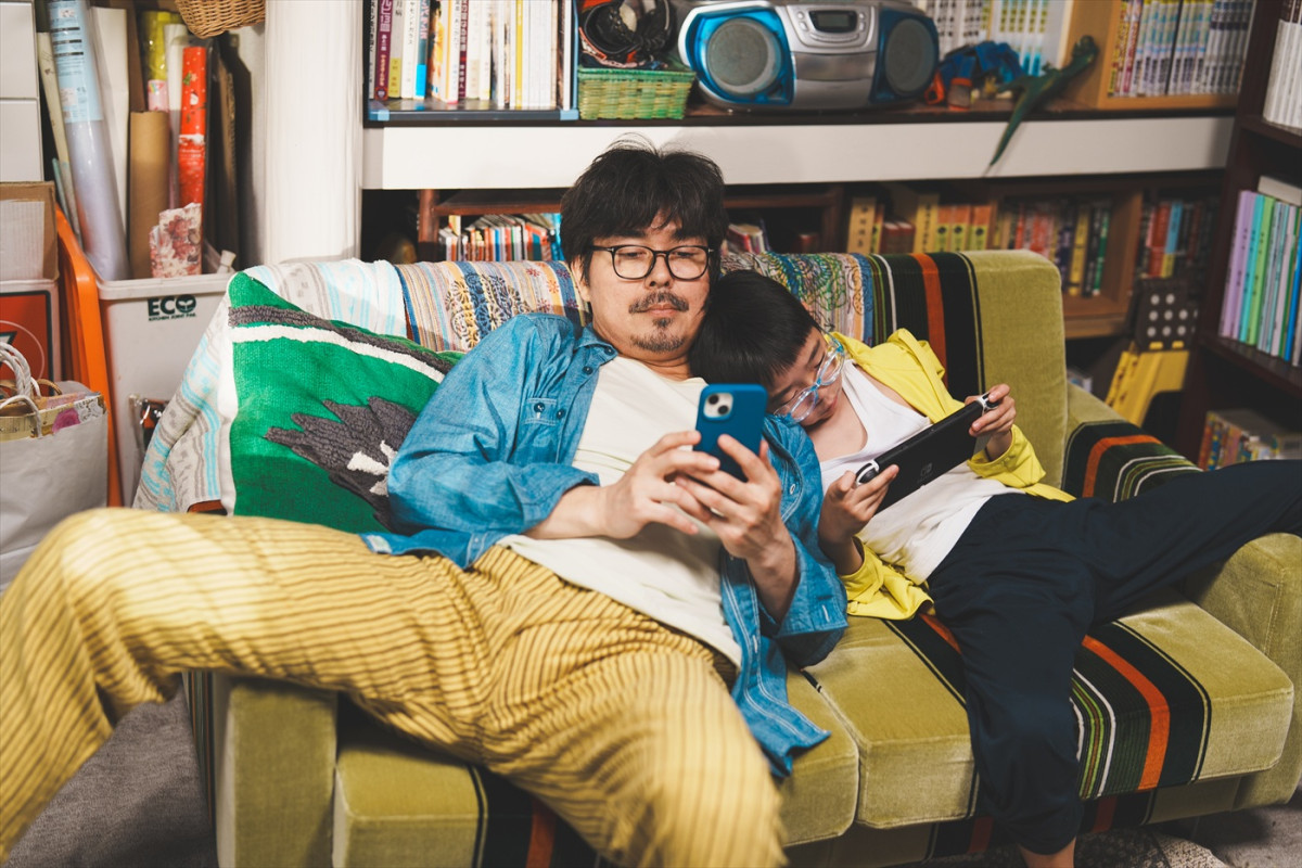 新ドラマ『こんばんは、朝山家です。』に宇野祥平、竹財輝之助、工藤遥ら出演決定！　第1話場面写真も解禁