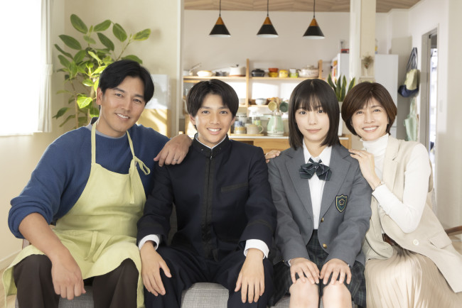 ドラマ『ちはやふる-めぐり-』に出演する(左から)要潤、榎本司、當真あみ、内田有紀
