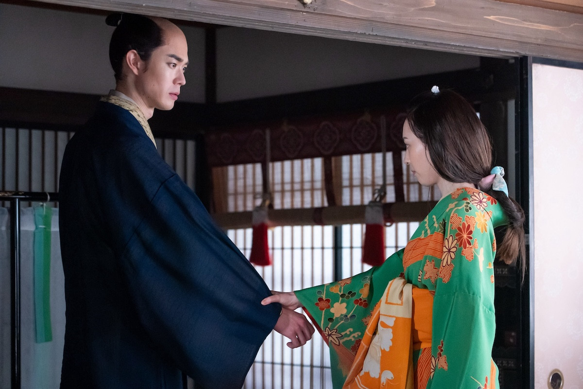 『べらぼう』“誰袖”福原遥「この盗人女郎が！」2階からダイブ→まさかの行動に反響「鬼滅の刃以来」「大江戸キャットファイト」