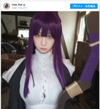 伊織もえがフェルンのコスプレを披露　※「伊織もえ」インスタグラム