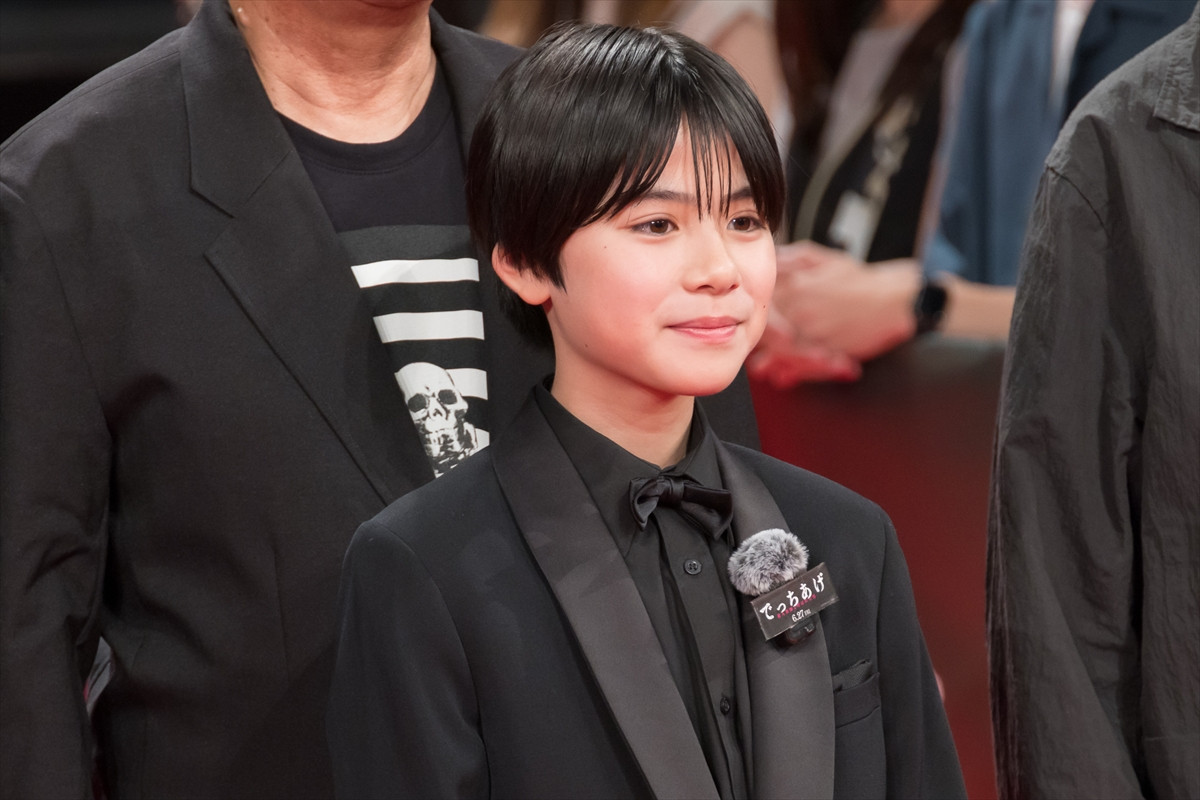 綾野剛、ファンへの気遣いに拍手「体調とか悪くなったらすぐ言って」