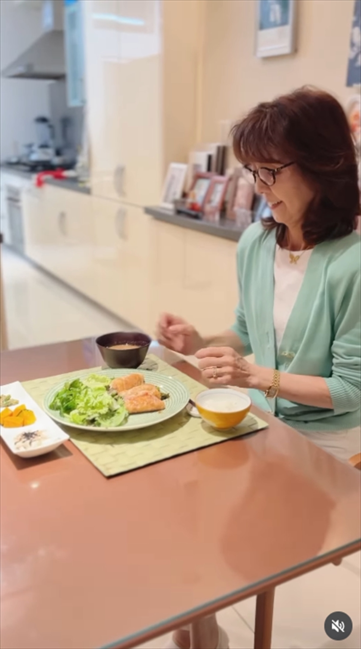 柏木由紀子77歳、“手作り料理”が「健康的」「素敵」