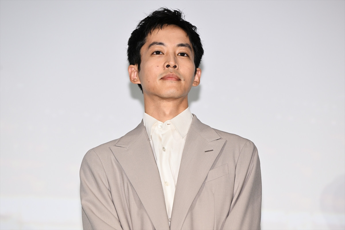 小栗旬、映画『フロントライン』初日に喜び「勇気をもらえる映画」　DMATへエールも