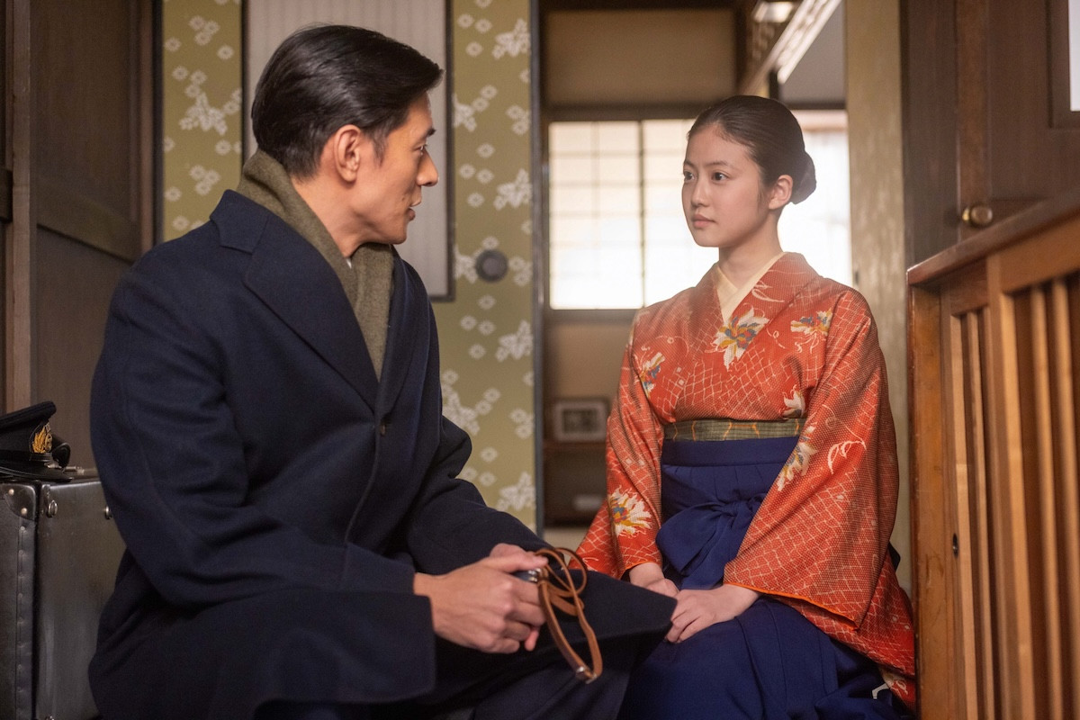 明日の『あんぱん』“のぶ”今田美桜、夫“次郎”中島歩からカメラを託される